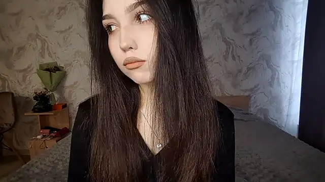 Qwami Amie online show from April 21, 2026, 6:31 am