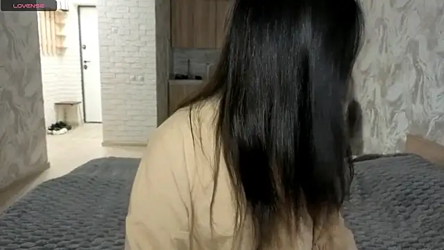 Qwami Amie online show from May 22, 2026, 3:02 am
