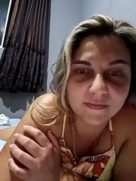 loiragostosa69 online show from April 22, 2026, 10:22 pm