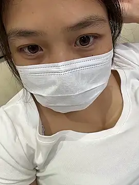 qwe522522 online show from April 22, 2026, 3:02 pm