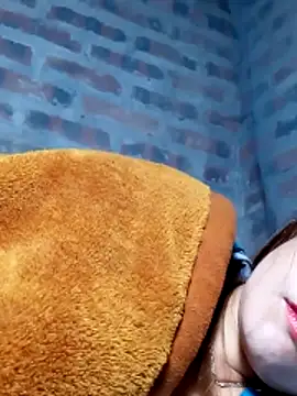 yana-zz online show from March 7, 2026, 12:35 pm