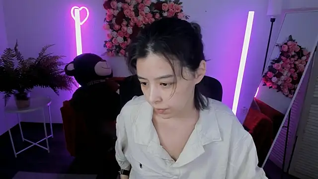 SirenMystiq online show from June 9, 2026, 9:32 am