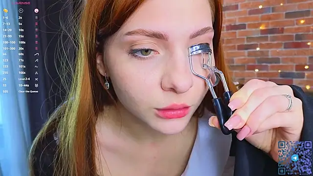 VelvetZephra online show from April 11, 2026, 3:05 pm