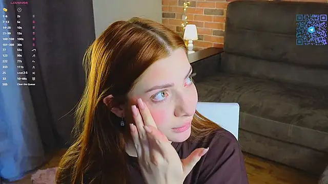 VelvetZephra online show from April 14, 2026, 3:07 pm