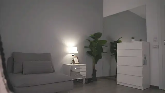 ValexieLux online show from April 22, 2026, 10:17 am