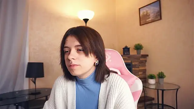 IleanaPishko online show from December 22, 2025, 8:00 am