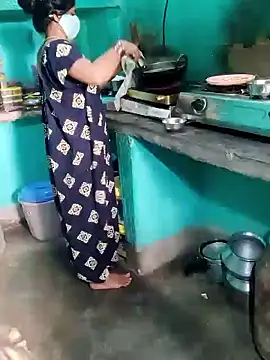 Cuple masti72 online show from May 19, 2026, 1:56 am