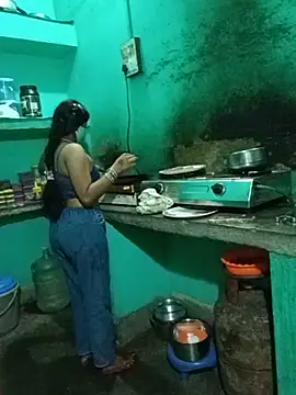 Snapshot of Cuple_masti72 chatting on May 29, 2026, 4:05 pm Cuple masti72 online show from May 29, 2026, 4:05 pm