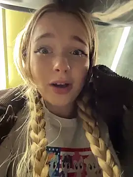 -teenytiny- online show from March 6, 2026, 4:47 pm