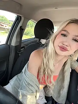 Kiss Aurora  online show from January 17, 2026, 5:12 am