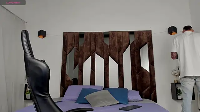 J king   online show from April 21, 2026, 2:51 am