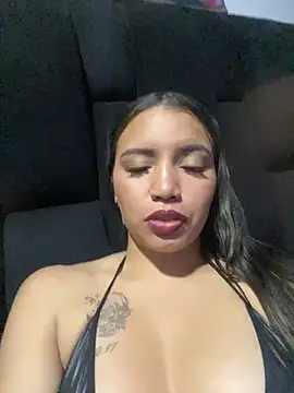 liliymike19 online show from February 13, 2026, 3:35 am