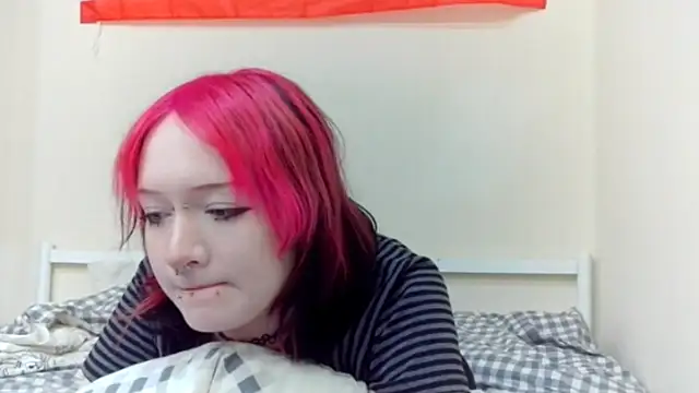 Shine Luna online show from February 15, 2026, 4:25 pm