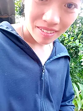 little-effy online show from April 20, 2026, 10:40 am