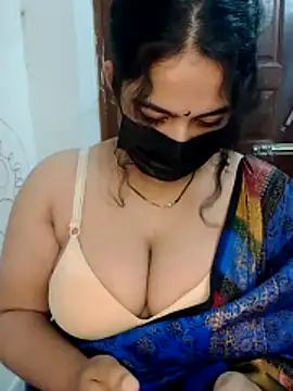 nosrat014 online show from April 5, 2026, 10:12 am