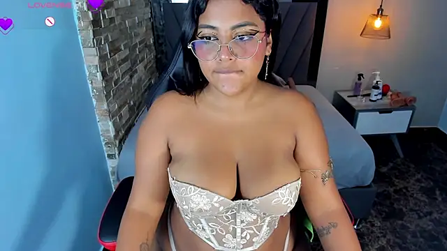 Snapshot of BRIANA_Z chatting on July 23, 2026, 6:00 am BRIANA Z online show from July 23, 2026, 6:00 am
