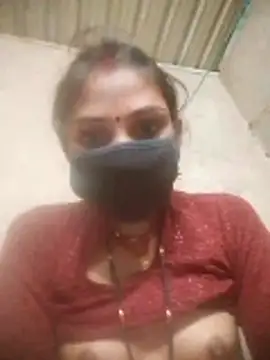 Laxmi9090 online show from February 16, 2026, 2:35 pm