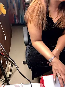 butterflyslay online show from January 8, 2026, 5:10 am