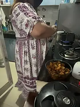 butterflyslay online show from April 20, 2026, 1:03 pm