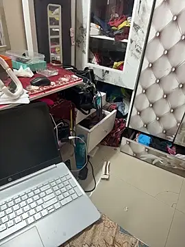 butterflyslay online show from April 21, 2026, 1:07 am