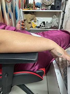 butterflyslay online show from April 21, 2026, 2:51 am