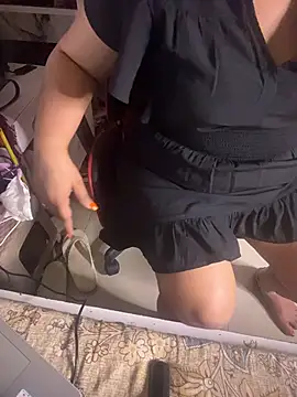 butterflyslay online show from April 21, 2026, 2:56 pm