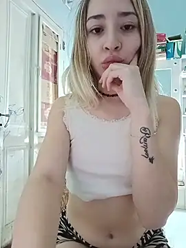 soylulita07 online show from April 4, 2026, 8:50 pm