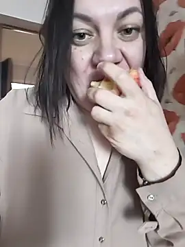 LimonLoveqw online show from April 9, 2026, 12:21 pm