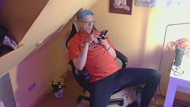 AskAveryAnything online show from April 23, 2026, 9:50 pm