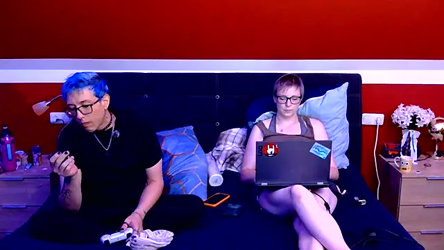 Snapshot of AskAveryAnything chatting on July 30, 2026, 2:32 am AskAveryAnything online show from July 30, 2026, 2:32 am