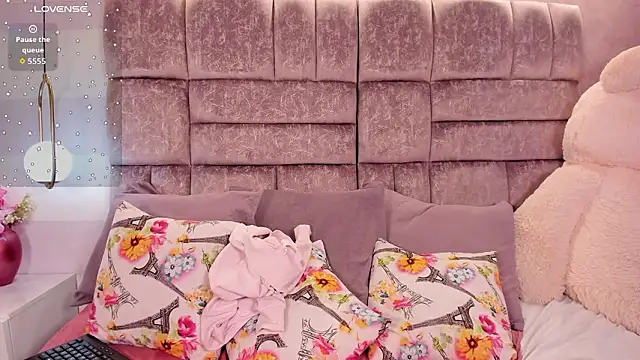 miaa quinn online show from March 4, 2026, 4:51 am