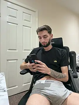 Juliann69Ramiro online show from February 25, 2026, 9:24 pm