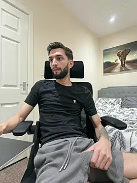 Juliann69Ramiro online show from March 3, 2026, 9:21 pm