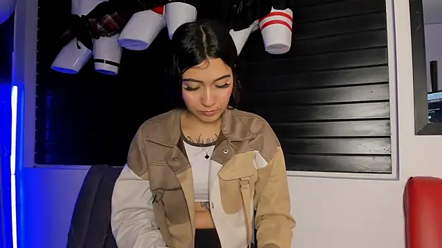 MiaFox 03 online show from February 6, 2026, 2:09 pm