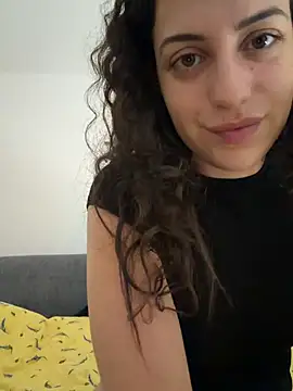 CoquineCharmeuse online show from April 14, 2026, 1:17 pm