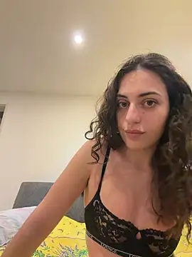 CoquineCharmeuse online show from April 19, 2026, 6:43 pm