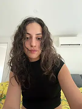 CoquineCharmeuse online show from April 20, 2026, 1:14 pm