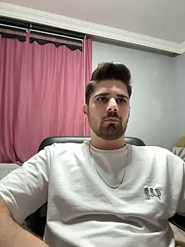 berke3424 online show from February 10, 2026, 11:31 pm