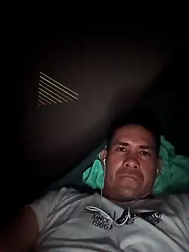 Juven1632 online show from April 18, 2026, 12:47 am