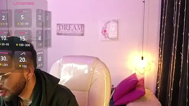 annie and ryan online show from March 1, 2026, 4:36 am