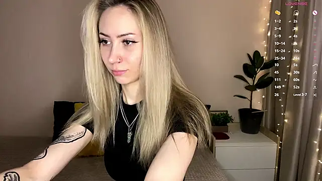 sun under skyy online show from February 18, 2026, 2:07 am