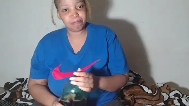 Yellowmellow01 online show from March 25, 2026, 7:53 pm