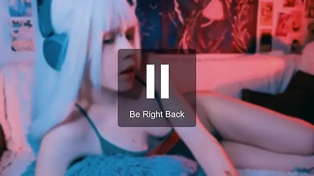 PeacchyPawss online show from February 4, 2026, 11:53 pm