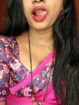 Snapshot of Rachu_love chatting on June 13, 2026, 5:33 pm Rachu love online show from June 13, 2026, 5:33 pm