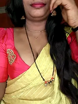Snapshot of Rachu_love chatting on June 19, 2026, 5:28 pm Rachu love online show from June 19, 2026, 5:28 pm