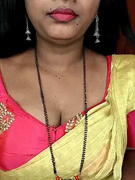 Snapshot of Rachu_love chatting on July 2, 2026, 3:29 pm Rachu love online show from July 2, 2026, 3:29 pm
