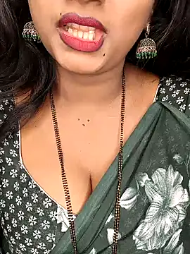 Snapshot of Rachu_love chatting on July 9, 2026, 5:39 pm Rachu love online show from July 9, 2026, 5:39 pm