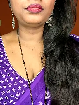 Snapshot of Rachu_love chatting on July 10, 2026, 5:37 pm Rachu love online show from July 10, 2026, 5:37 pm
