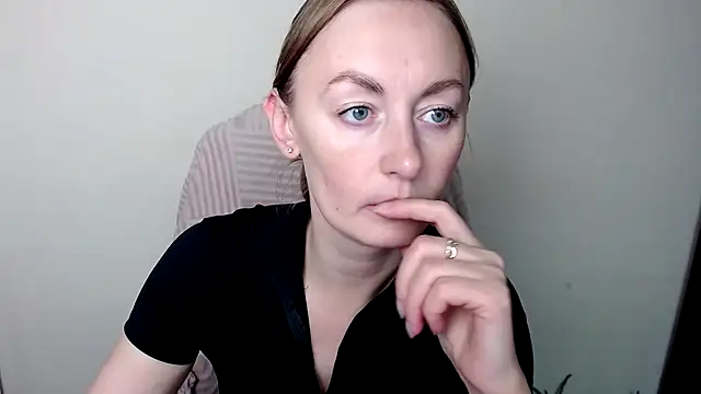 LiaSeass  online show from January 10, 2026, 9:33 am