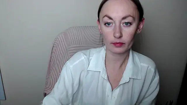 LiaSeass  online show from February 17, 2026, 1:18 pm